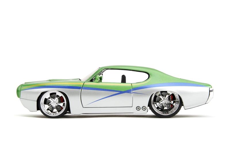 Carro Jada Toys Bigtime Muscle - Pontiac GTO 1969 (1:24) - Modelo